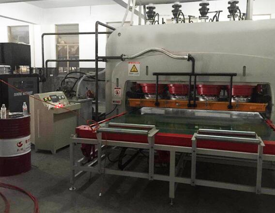 设备选择上的选择决定贴压工序的质量情况
