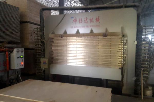 热压机的工作原理介绍
